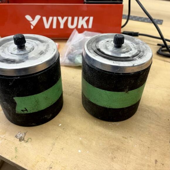 VIYUKI 6LBS Dual Drum Rock Tumbler w/ National Geographic Gemfoam Kit - Picture 3 of 11